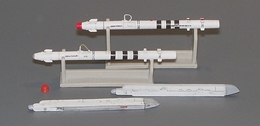 プラスモデル1/48 UZR-73 短距離空対空ミサイル 訓練弾                