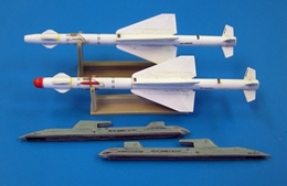プラスモデル1/48 R-24T(AA-7D)エイベックス 中距離空対空ミサイル       