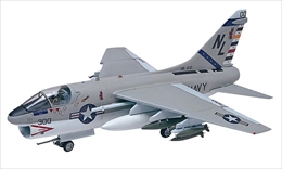 レベル・モノグラム1/48 A-7A コルセア2                        